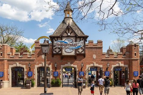 Hersheypark Gateway Entrance. Hershey, PA, USA - May 3, 2015: The main gateway e #Sponsored , #Advertisement, #ADVERTISEMENT, #Entrance, #Hersheypark, #PA, #Hershey Hershey Pennsylvania, Pennsylvania Dutch Country, Park Entrance, Gettysburg National Military Park, Hershey Park, Planet Coaster, Christmas Destinations, Small Town America, Holiday Guide