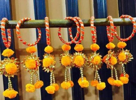 Haldi Favours, Pom Pom Wedding, Large Circle Mirror, Indian Favors, Wedding Flower Jewelry, Indian Wedding Favors, Bridesmaid Favors, Women Bracelet, Flower Jewelry