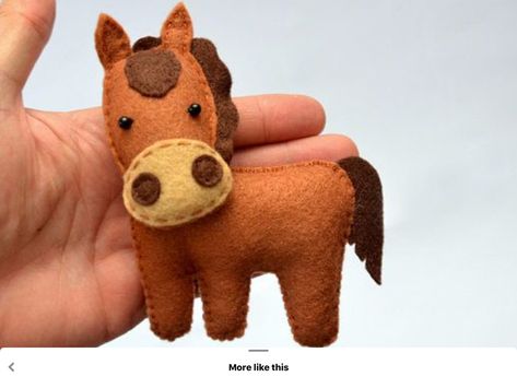 Felt Horse, Diy Felt Christmas Ornaments, Lavender Crafts, Toy Horses, Felt Crafts Christmas, Quilting Designs Patterns, Bible School Crafts, Felt Crafts Diy, Horse Ornaments