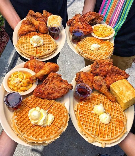 #LAFoodieGuy ✌️😎🍔 on Instagram: “Fried Chicken, Waffles, Biscuit, Mac N Cheese § Corn Bread || Roscoe’s Chicken & Waffles || Hollywood, CA ⠀⠀⠀⠀ ⠀⠀⠀⠀⠀ ⠀⠀⠀⠀ ⠀⠀⠀⠀⠀ Photo…” Chicken N Waffles, Breakfast Pictures, Food Hub, Chicken And Waffles, Waffle Recipes, Food Goals, Food Obsession, Pretty Food, Food Cravings