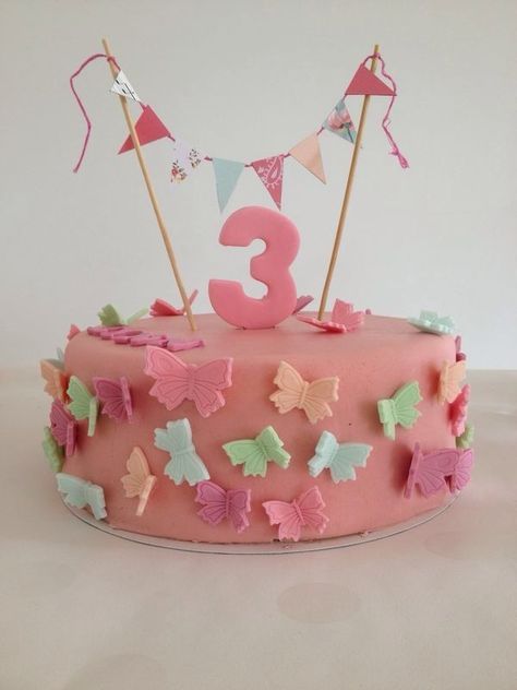 3 Year Birthday Cake Pink, 3year Birthday Cake, Birthday Cake 3 Yrs Old, Birthday Cake Icing, Baby 1st Birthday Cake, Rainbow Ideas, Bff Photo, Doll Birthday Cake