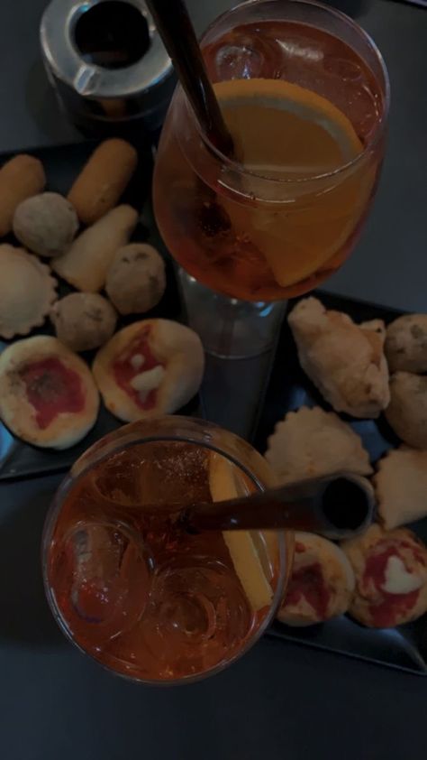 Aperitivo Fake Story, Aperitivo Instagram Stories, Aperitivo Aesthetic, Weekly Manifestation, Fake Reality, Instagram Food, Instagram Story Ideas, Aesthetic Food, Food Photo