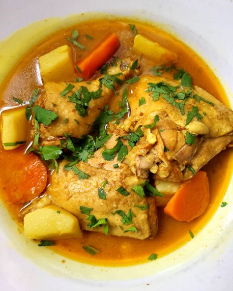 Vietnamese Curry, Vietnamese Chicken, Chicken Curry Recipe, Chicken Entrees, Curry Chicken Recipes, Asian Flavors, Curry Recipe, Chicken Curry, Curry Chicken