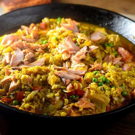 Salmon Paella - Feed Your Soul Too Salmon Paella, Fresh Salmon Recipes, Seafood Rice, Seafood Stock, Smoked Sea Salt, Seafood Paella, Paella Recipe, Shellfish Recipes, Arborio Rice