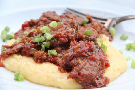 Grits and grillades Beef And Grits, Butter Grits, Cayenne Pepper Hot Sauce, Boneless Chuck Roast, Sunday Night Dinner, Tomato Tomato, Creamy Grits, Grits Recipe, Cheese Grits