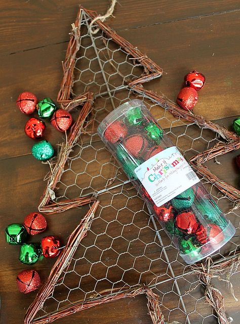 Jingle Bells Diy, Christmas Tree Door Hanger, Jingle Bell Crafts, Tree Door Hanger, Diy Hanger, Bell Christmas Tree, Christmas Tree Door, Christmas Door Hangings, Tree Door