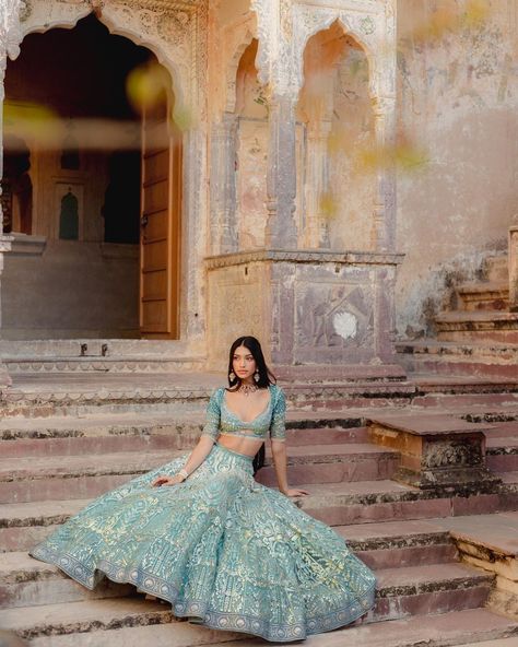 Alana Pandey Wedding Looks, Alana Panday Wedding Outfits, Indian Prom Dresses, Hindi Fashion, Alanna Panday, Story Maker, Lehenga Style, Indian Saree Blouses Designs, Pre Wedding Shoot