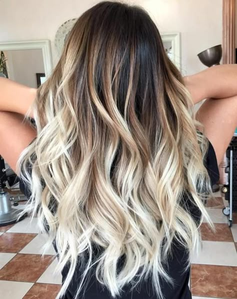 20 Fabulous Brown Hair with Blonde Highlights Looks to Love Blonde Ombre Hair, Best Ombre Hair, Brunette Medium, Brown Ombre Hair, Ombre Hair Blonde, Color Balayage, Balayage Blonde, Balayage Hair Blonde, Ombré Hair