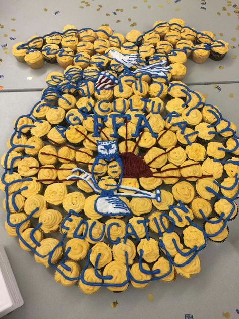 Ffa Snack Ideas, Ffa Themed Desserts, Ffa Backdrop, Ffa Banquet Cake Ideas, Ffa Cupcakes Ideas, Ffa Emblem Project Ideas, Ffa Cupcakes, Ffa Bulliten Board, Ffa Week Ideas