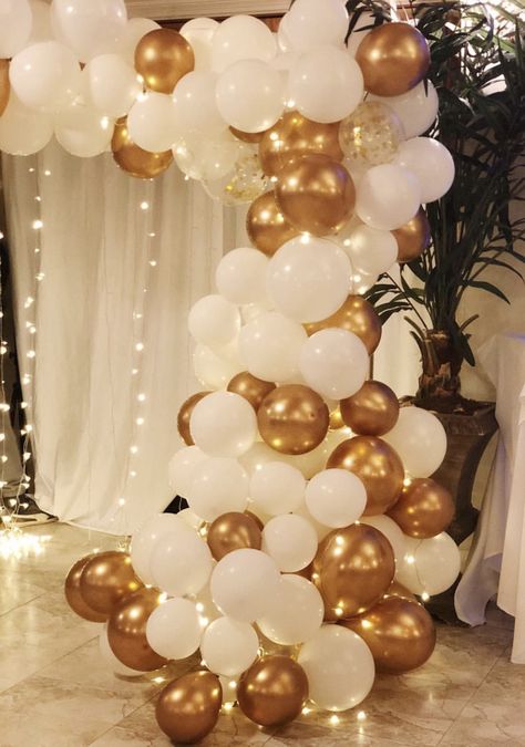 White And Gold Photo Backdrop, White And Gold Prom Theme, Gold And White Sweet 16, Gold And White Party Theme, Prom Colors Schemes, Balloon Arch Photo Backdrop, Debut Backdrop, White And Gold Party, Arch Photo Backdrop