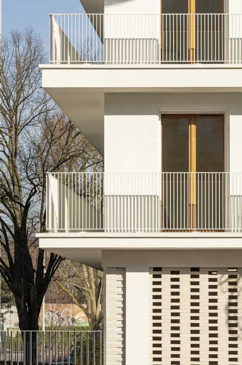 Gallery of 71 Social Housing Units La Courneuve / JTB.architecture + MaO architectes - 11 Home Decor Ideas Modern, Balcony Designs, Grill Designs, Railing Designs, Modern Railing, Timber Staircase, Saint Roch, Balcony Grill, Modern Balcony