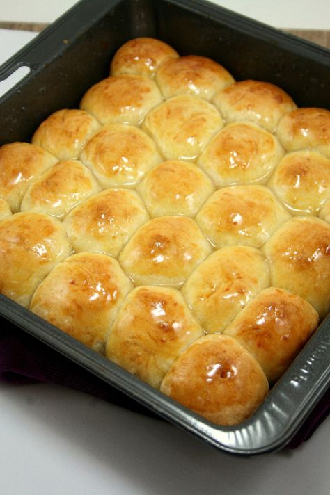 Honeycomb Bread, Bun Recipe, Aesthetic Life, Homemade Snacks, Secret Recipe, So Delicious, Hot Dog Buns, Summer 2024, Buns