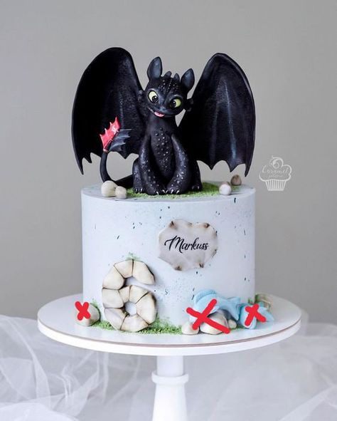 Toothless Dragon Cake Birthday, How To Train A Dragon Cake, Toothless Party Ideas, Toothless Cake Ideas, Cute Dragon Cake, How To Train Your Dragon Birthday Cake, Toothless Birthday Party Ideas, How To Train Your Dragon Cake, Toothless Birthday Cake