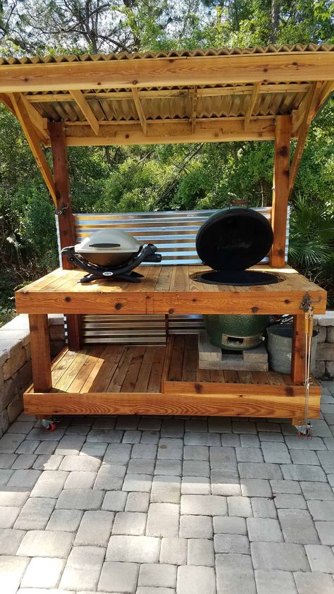 I made this Bbq Surround Pallet Table to fit a …    Read More »  #Garden, #Kitchen, #Outdoor, #RecyclingWoodPallets #PalletBars Bbq Surround, Outdoor Cooking Station, Big Green Egg Table, Table Grill, Pallet Table Diy, Pallet Bar Diy, Outdoor Grill Station, Diy Grill, Bbq Table