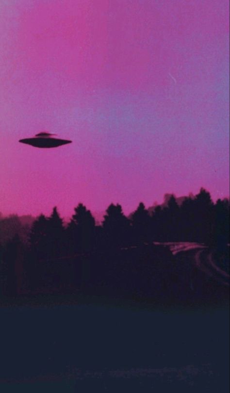 Purple Alien Aesthetic, Pink Alien Aesthetic, Pink Alien, Alien Aesthetic, Image 3d, Trending Pins, Wallpaper Animes, Cool Wallpapers Art, Angel Numbers