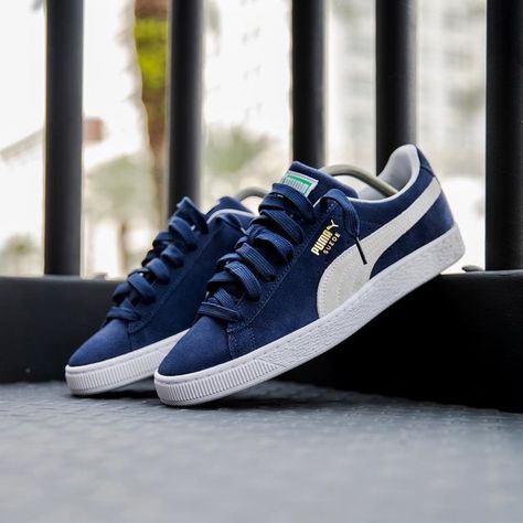 Nouveau on Instagram: "🚨RESTOCKED🚨 MEN'S PUMA | Suede Classic (Navy,White) Visit link in bio to shop ☝️📱" White Puma Sneakers, Shoes Skate, Trendy Shoes Sneakers, Mens Footwear, White Puma, Puma Suede, Sneakers Addict, Puma Sneakers, Puma Shoes