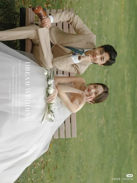 Korean Outdoor Prewedding, Korean Outdoor Photoshoot, Korean Prewedding Photography Outdoor, Korean Prewedding Photography, Beach Wedding Pics, Pre Wedding Photoshoot Theme, Korean Prewedding, Pose Prewedding, Prenup Ideas