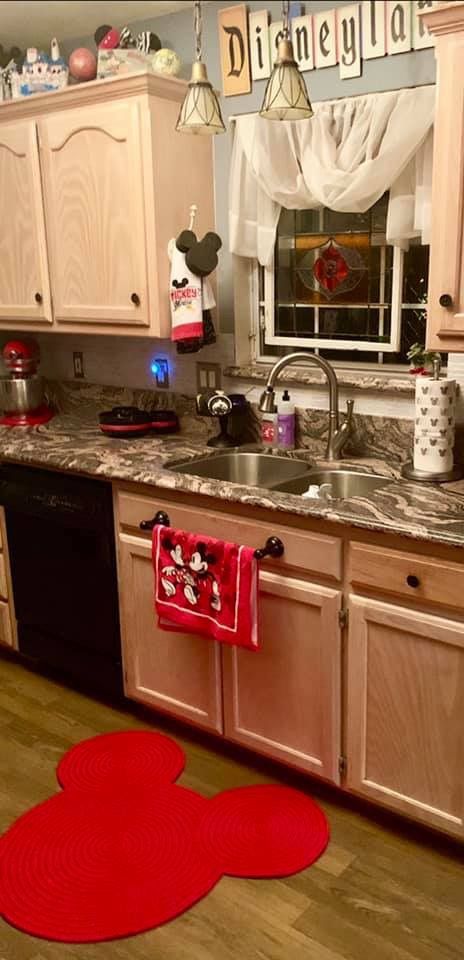 Disney Theme Kitchen, Disney Kitchen Decor Ideas, Mickey Mouse Kitchen Ideas, Disney Themed Kitchen, Mickey Mouse Kitchen Decor, Disney Kitchen Ideas, Mickey And Minnie Kitchen, Mickey Kitchen Decor, Disney House Ideas