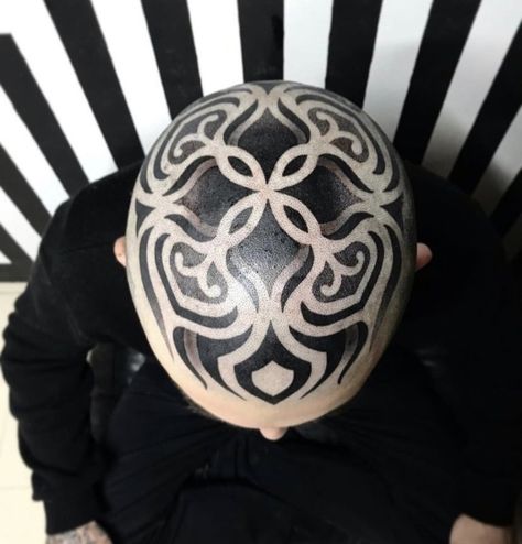 Crazy Head Tattoo, Top Head Tattoo, Full Head Tattoo Men, Full Head Tattoo, Small Side Tattoo, Bald Tattoo, Mandala Letters, Bald Head Tattoo, Tattoo Crane