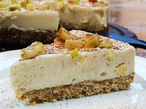 Almost Syn Free Apple Crumble Cheesecake - Slimming World - 1 Syn Per Slice - Autumn Recipe Apple Crumble Cheesecake, Crumble Cheesecake, Sliming World, Syn Free, Apple Crumble, World Recipes, Healthy Weight, Fall Recipes, Cake Recipes