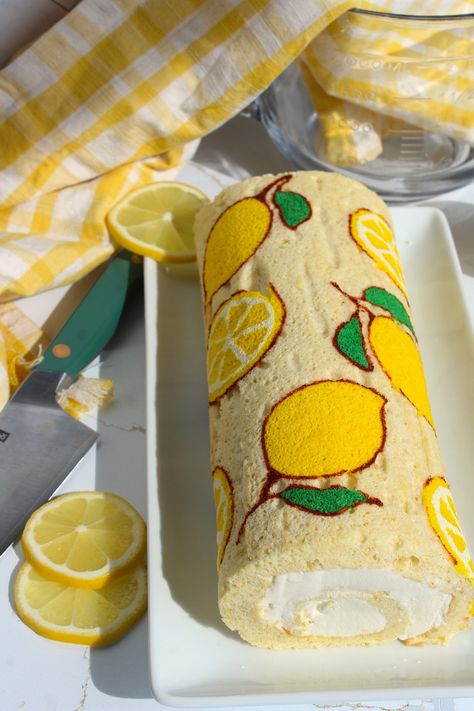 Cream Roll Cake, Cake Rolls Design, White Swiss Roll Cake Recipes, Roll Up Cake, The Squeaky Mixer, Lemon Roll, Sponge Cake Design, Lemon Roll Cake, Inlay Roll Cake