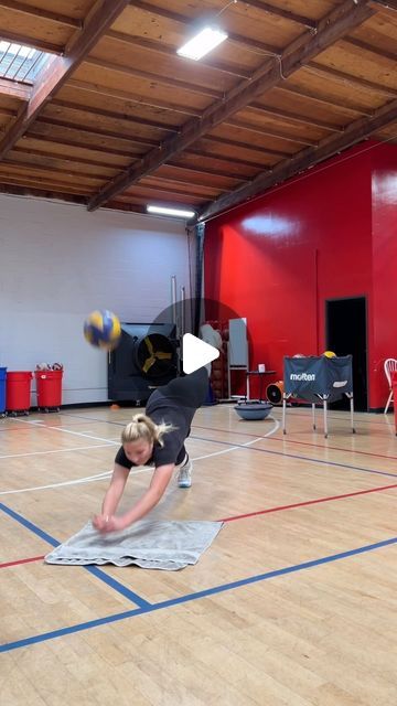 Volleyball Dive, Volleyball Workout, Ball Workouts, Volleyball Girl, Volleyball Stuff, Softball Drills, Volleyball Practice, Volleyball Tips, Volleyball Workouts