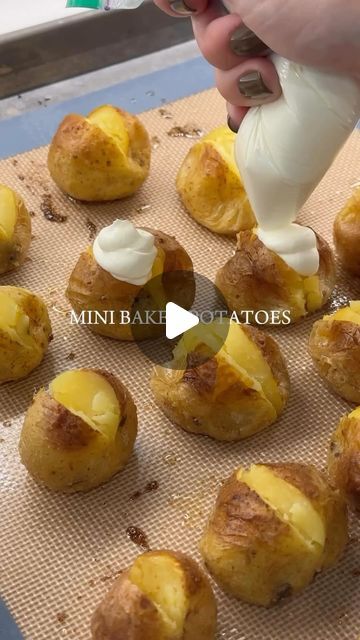 @thefeedfeed on Instagram: "Mini Baked Potatoes by @colbytroy are an easy snack to enjoy during game day 🏈

Get the full recipe @thefeedfeed link in bio and keep tagging #feedfeed for a chance to be featured.

#easyrecipe #appetizer" Mini Baked Potatoes Appetizers, Potato Charcuterie Board, Mini Potato Skins, Mini Baked Potatoes, Baked Potato Bar, Potato Appetizers, Potato Bar, Thanksgiving 2024, Baked Potatoes