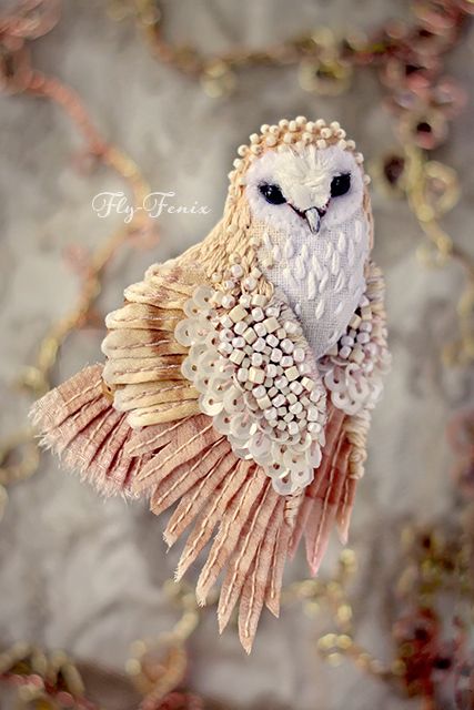 Crafts Room, Pola Sulam, 자수 디자인, Silk Ribbon Embroidery, Bird Brooch, Fabric Birds, Embroidery Jewelry, Beaded Animals, Beaded Brooch