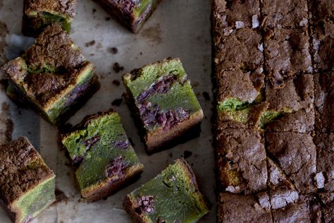 Matcha Butter, Weird Person, Red Beans Recipe, Matcha Brownies, Butter Beans Recipe, Matcha Mochi, Butter Mochi, Sweet Red Bean, Crumble Cake