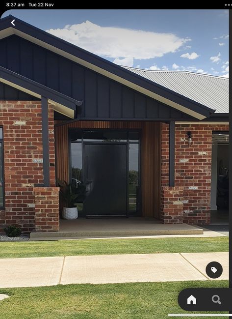 Red Brick And Wood Exterior, Acreage Facades, Red Brick Front Porch, Industrial Facade Design, Modern Brick House Exterior, Dark Exterior House Colors, House Facades Australia, Modern Industrial House, Weatherboard Exterior