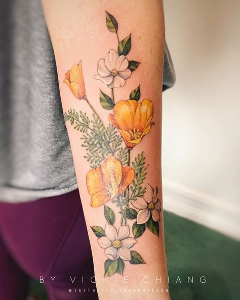 Vickie Chiang on Instagram: “Pacific Fogeood, California Poppies, and Lady Fern full color arm tattoo ♡#californiapoppy #dogwood #ferntattoo #poppytattoo #inked #tattoo #tattoos…” Poppy Tattoos, California Poppy Tattoo, Colored Tattoos, Botanical Tattoo Design, Tat Inspiration, Poppy Tattoo, Fern Tattoo, Garden Tattoos, Lavender Tattoo