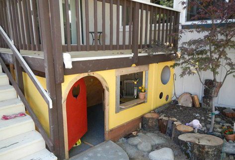 Under Stairs Playhouse | If you don’t have a big backyard you can set up a playhouse under ... Outdoor Playhouses, Kids Playhouse Outdoors, Under Deck, Rustic Outdoor Decor, Build A Playhouse, Under Decks, Outdoor Play Area, Playhouse Outdoor, Backyard Play