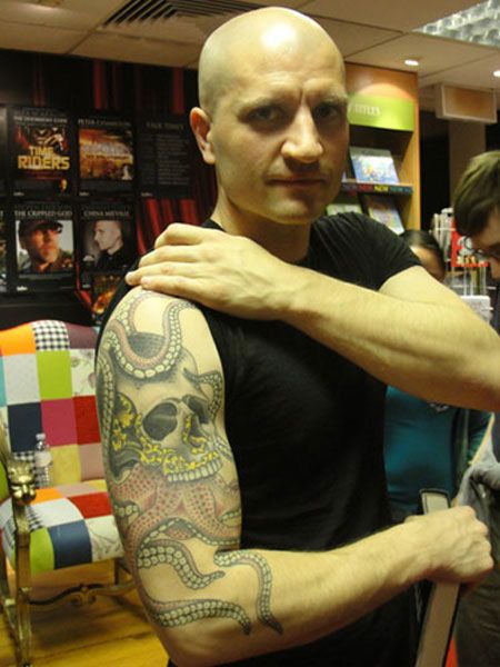 China Mieville Great Wall Of China Tattoo, China Mieville, Octopus Tattoo Sleeve, Full Arm Tattoos, Weird Fiction, Literary Tattoos, Octopus Tattoo, Fantasy Tattoos, Fantasy Authors