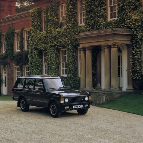 Classy Moodboard, Range Rover 1970, Hd Aesthetic, Mercedes 300, Range Rovers, Range Rover Classic, British Countryside, Classy Cars, Old Money Aesthetic