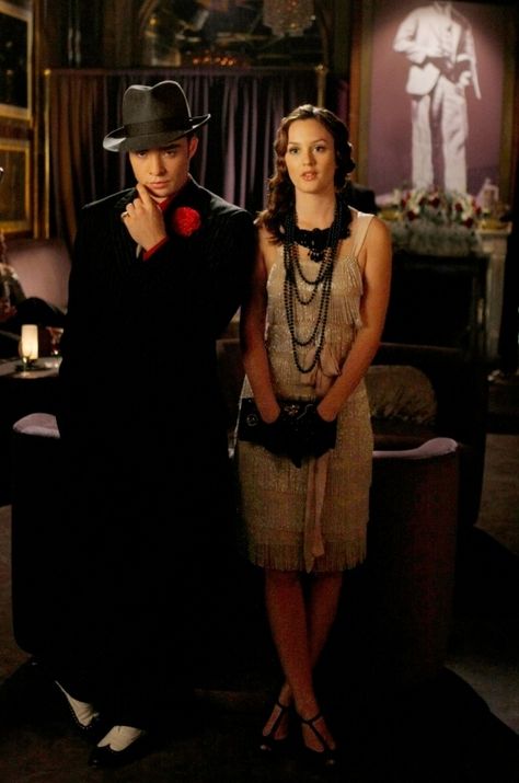 Ed Westwick And Leighton Meester In "How To Succeed In Bassness" (S3:E7) | 25 Amazing Fashion Moments On “Gossip Girl” Chuck E Blair, Vanessa Abrams, Mode Gossip Girl, Estilo Gossip Girl, Dan Humphrey, Stile Blair Waldorf, Nate Archibald, Chuck Blair, Chuck And Blair