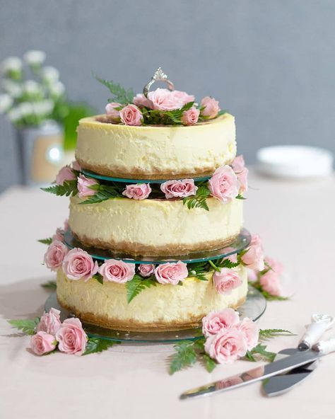 Cheesecake Wedding Cake Ideas, Wedding Cake Cheesecake, Diy Cheesecake, Cheesecake Wedding, Cheesecake Wedding Cake, Wedding Cheesecake, Cheese Wedding Cake, Chandelier Cake, Wedding Cake Images