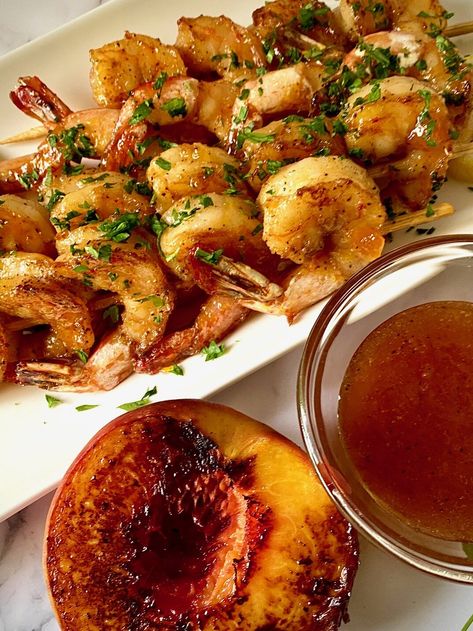 Peach Bourbon Glazed Shrimp — Be Greedy Eats | Where Food Meets Comfort Bourbon Peach Glaze, Peach Food Ideas, Bourbon Recipes Food, Bourbon Party, Glazed Shrimp, Peach Glaze, Peach Bourbon, Infused Recipes, Bbq Seafood