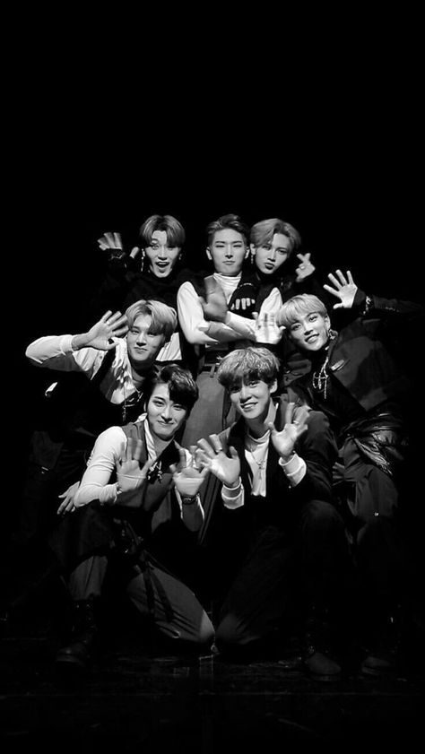 Ateez Wallpaper, Joker Iphone Wallpaper, Kang Yeo-sang, Korean K Pop, Black And White Wallpaper, King Of My Heart, Cool Pictures Of Nature, White Wallpaper, Kpop Aesthetic