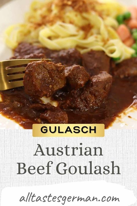 Austria Food, Easy German Recipes, Austrian Cuisine, Vienna Style, German Food Authentic, Beef Goulash, Oktoberfest Food, Goulash Recipes, Austrian Recipes