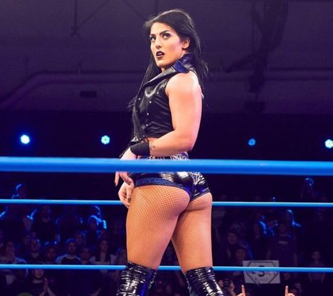 Wwf Diva, Tna Impact Wrestling, Tessa Blanchard, Tna Impact, Ripped Abs, Wwe Girls, Wrestling Divas, Lovely Legs, Wwe Womens