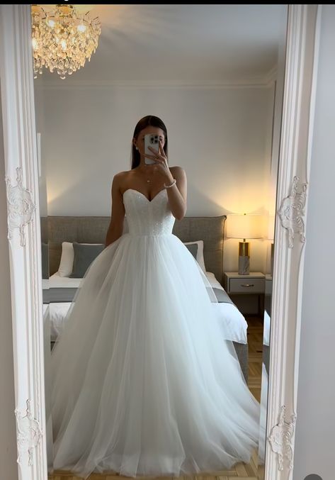 Wedding Dresses And Suits, Pregnant At Wedding, Wedding Dresses Puffy Cinderella, Prom Wedding Dress, Big Flowy Wedding Dress, Silk Princess Wedding Dresses, Wedings Drees Girl, Poofy Wedding Dress Princesses, Wedding Dresses With Bow On Back