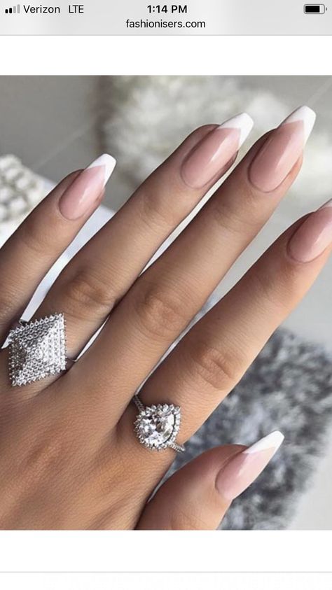 Angled French manicure French Manicure Designs, Nagellack Trends, French Tip Nail Designs, French Manicure Nails, Trendy Nail Design, Manicures Designs, Prom Nails, Luxury Nails, Nail Arts