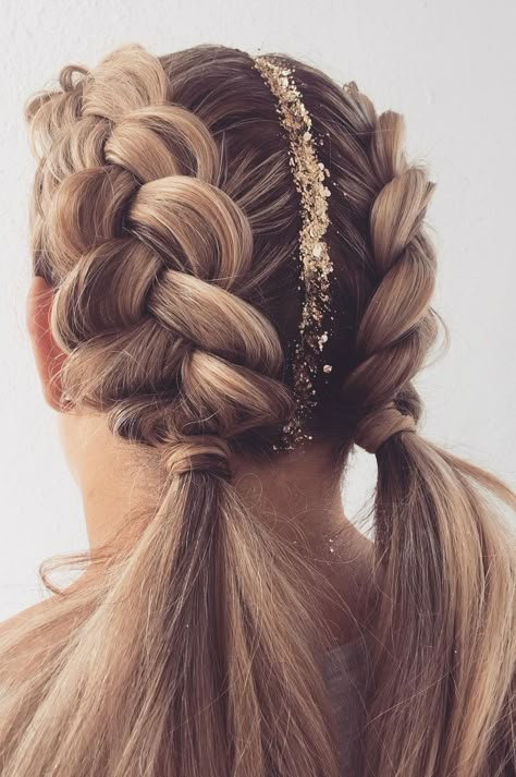 Pretty big braid hairstyle , Trendy Chic Braided  #hairsytle #hair #braids #thick braids ,chunky braids 21st Birthday Hairstyles, Easy Party Hairstyles, Beyonce Hair, Tan Skin Blonde Hair, Birthday Hairstyles, Birthday Hair, Natural Hair Styles Easy, Festival Hair, Glitter Hair