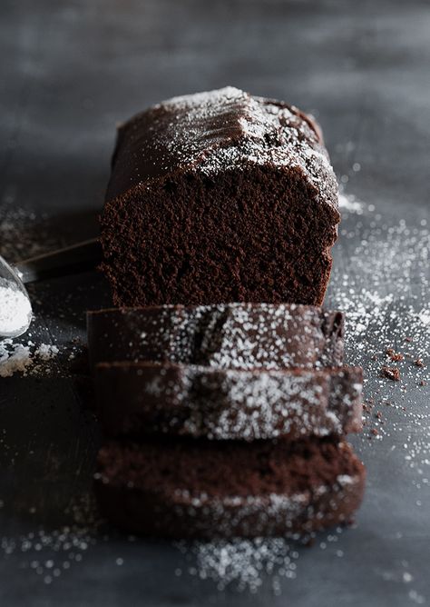 A beautifully light and moist chocolate pound cake loaf , with just the perfect amount of chocolate flavour. Enjoy a slice out of hand or slice, plate and top with fruit or ice cream (or both!) Chocolate Loaf Cake Moist, Chocolate Loaf Cake Recipe, Pound Cake Loaf, Cake Recipes Uk, Recipes Using Cake Mix, Chocolate Loaf Cake, Cake Loaf, Amazing Meals, Chocolate Pound Cake