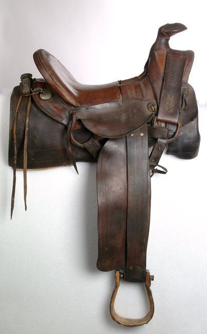 Cowboy Saddle, Saddle Making, Equestrian Clothes, Cowboy Lifestyle, Horse Back Riding, Cowboy Action Shooting, Western Horse Saddles, Cowboy Pictures, Custom Saddle