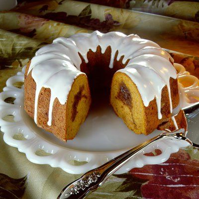 Libbys Pumpkin Roll, Pumpkin Bundt Cake Recipes, Pumpkin Pound Cake, Pumpkin Bundt, Pumpkin Rolls Recipe, Pumpkin Bundt Cake, Sour Cream Cake, Pumpkin Roll, Pumpkin Recipes Dessert