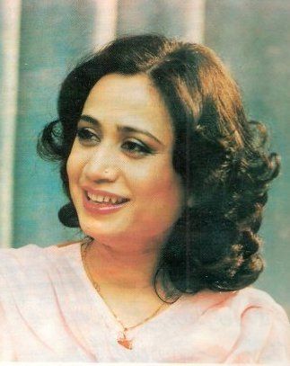 Parveen Shakir, an eminent Urdu poet in Pakistan. Parveen Shakir Poetry, Poetry Friendship, Poetry In Hindi, Parveen Shakir, Urdu Ghazal, Ghalib Poetry, People Of Pakistan, Poetry Famous, Iqbal Poetry