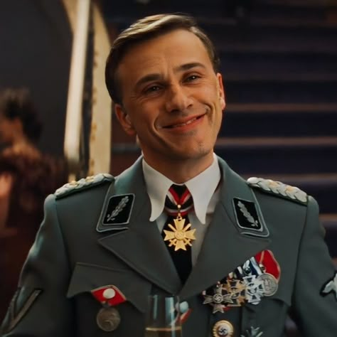 𝐇𝐚𝐧𝐬 𝐋𝐚𝐧𝐝𝐚 Christopher Waltz, Wwii Propaganda Posters, Hans Landa, Wwii Propaganda, Inglorious Basterds, Ww2 Soldiers, Inglourious Basterds, Christoph Waltz, German Soldiers Ww2