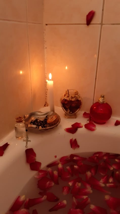 Bath Ritual Aesthetic, Herbal Bath Aesthetic, Rose Bath Aesthetic, Romantic Core Aesthetic, Skibidi Slicers, Bathtub With Flowers, Scarlett Aesthetic, Valentines Bath, Bubble Bath Aesthetic