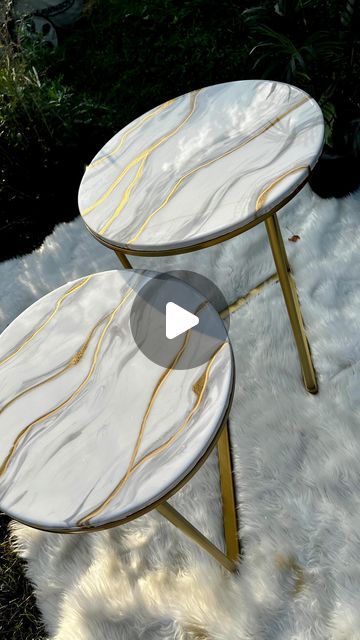 White Resin Table, Epoxy Clock, Clock Making, Diy Resin Table, Golden Table, Resin Tables, Epoxy Projects, Resin Table Top, Resin Artist